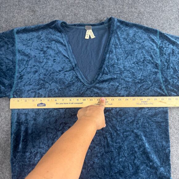Free People We The Free Jewel Blue Crushed Velvet Oversized V-Neck Tunic XS - Picture 4 of 7